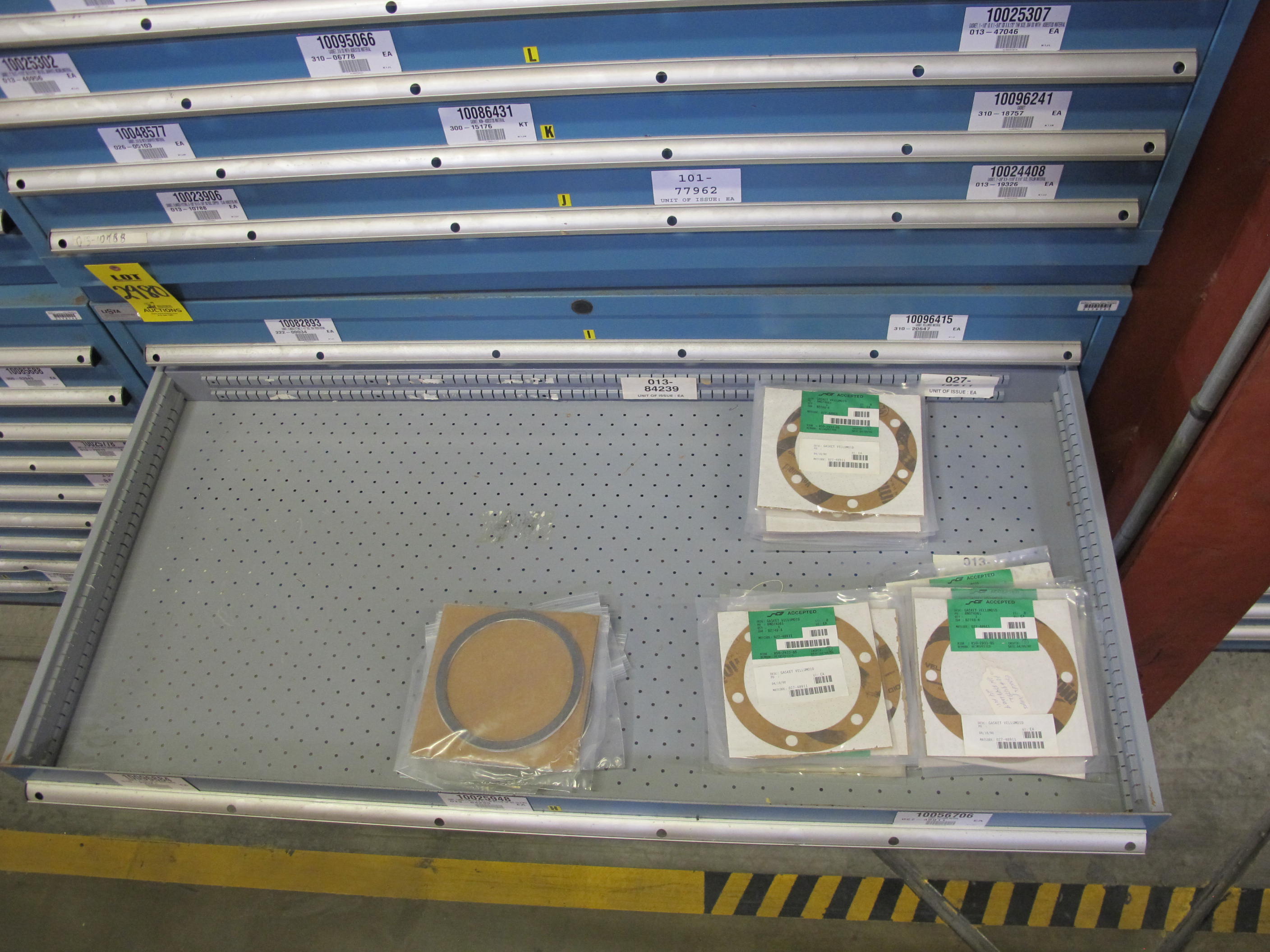 LISTA HEAVY DUTY 9-DRAWER PARTS CABINET W/ CONTENTS (W-50) LOADING & HANDLING FEE $25-